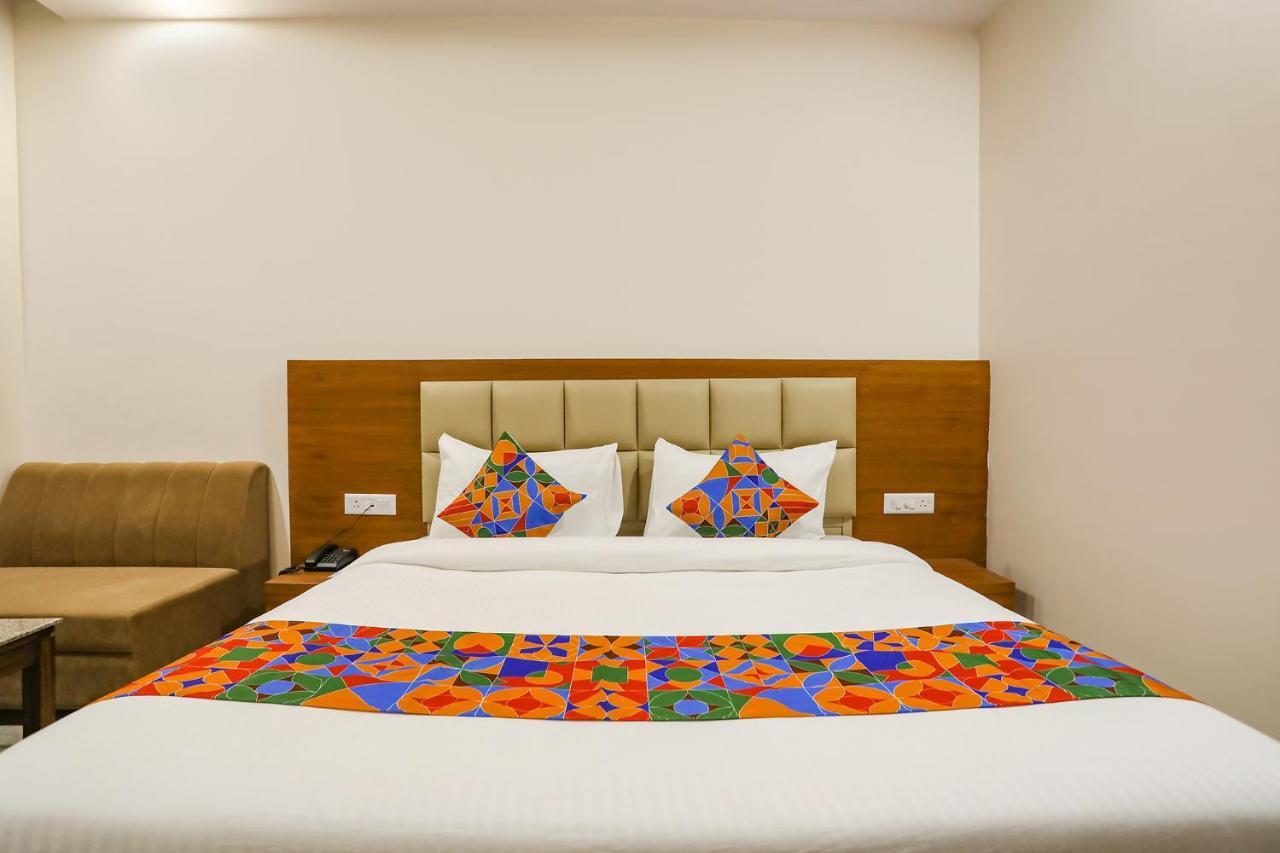 Fabhotel Aman Sara Лакнау Екстериор снимка