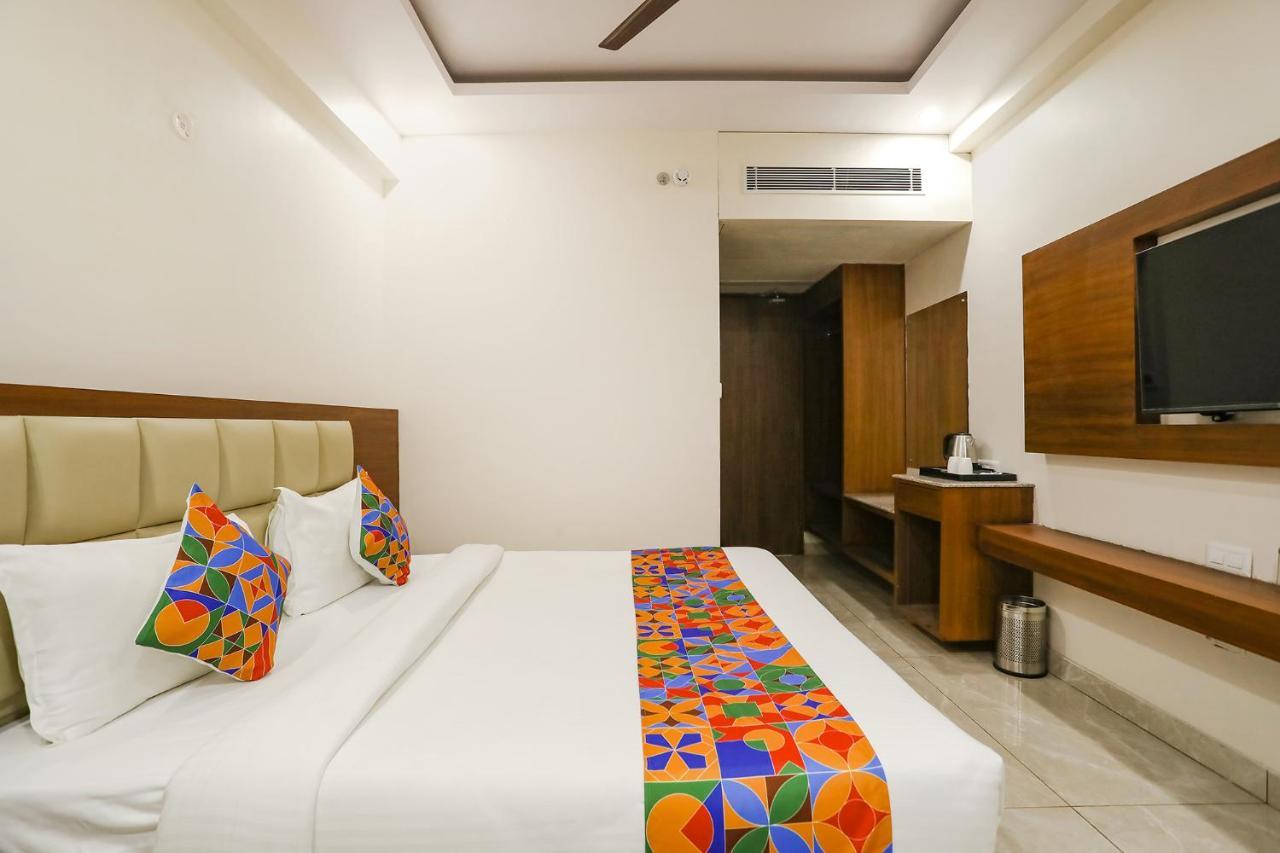 Fabhotel Aman Sara Лакнау Екстериор снимка